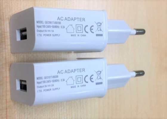 One USB Port Mobile Phone Travel Charger White Color Overcurrent Protection