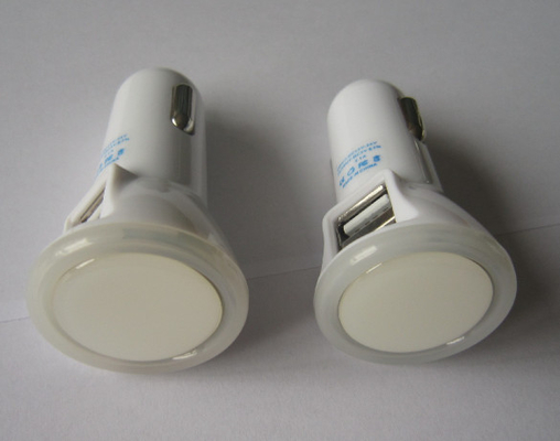 White In Car Lightning Charger , Twin USB Port Apple Certified Iphone Car Charger