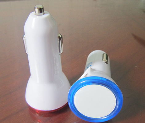 White In Car Lightning Charger , Twin USB Port Apple Certified Iphone Car Charger