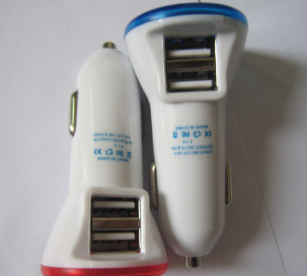 White In Car Lightning Charger , Twin USB Port Apple Certified Iphone Car Charger