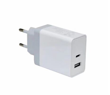 QC3.0  PD 30W  Fast Charger Quick charger Cell Phone Chargers With AC 100 - 240 V Input